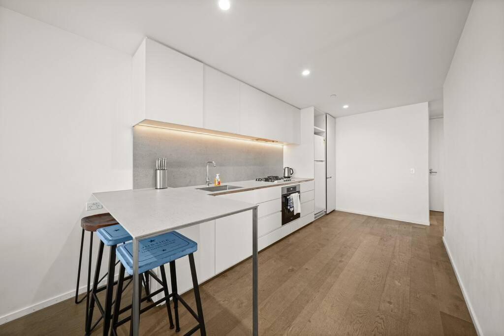 Australia108 High Level 2 Bedrooms With Parking Melbourne