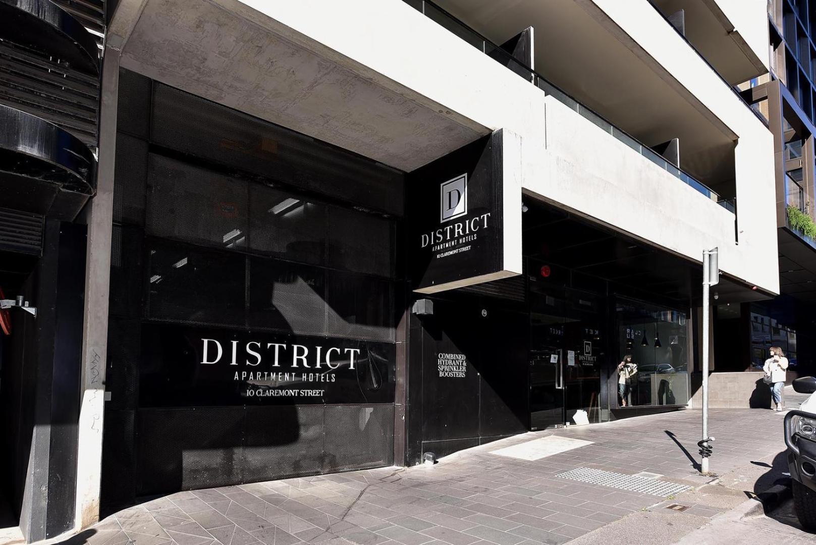 Trendy 2-level Condohuge Terrace Free Parking Apartment Melbourne