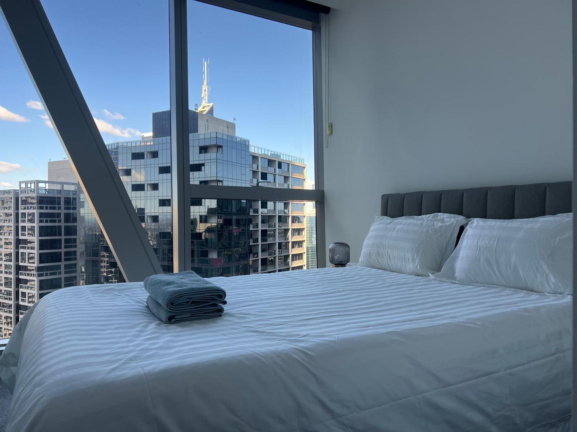 Wsp High Rise Luxury 2b2b Unit * Melbourne