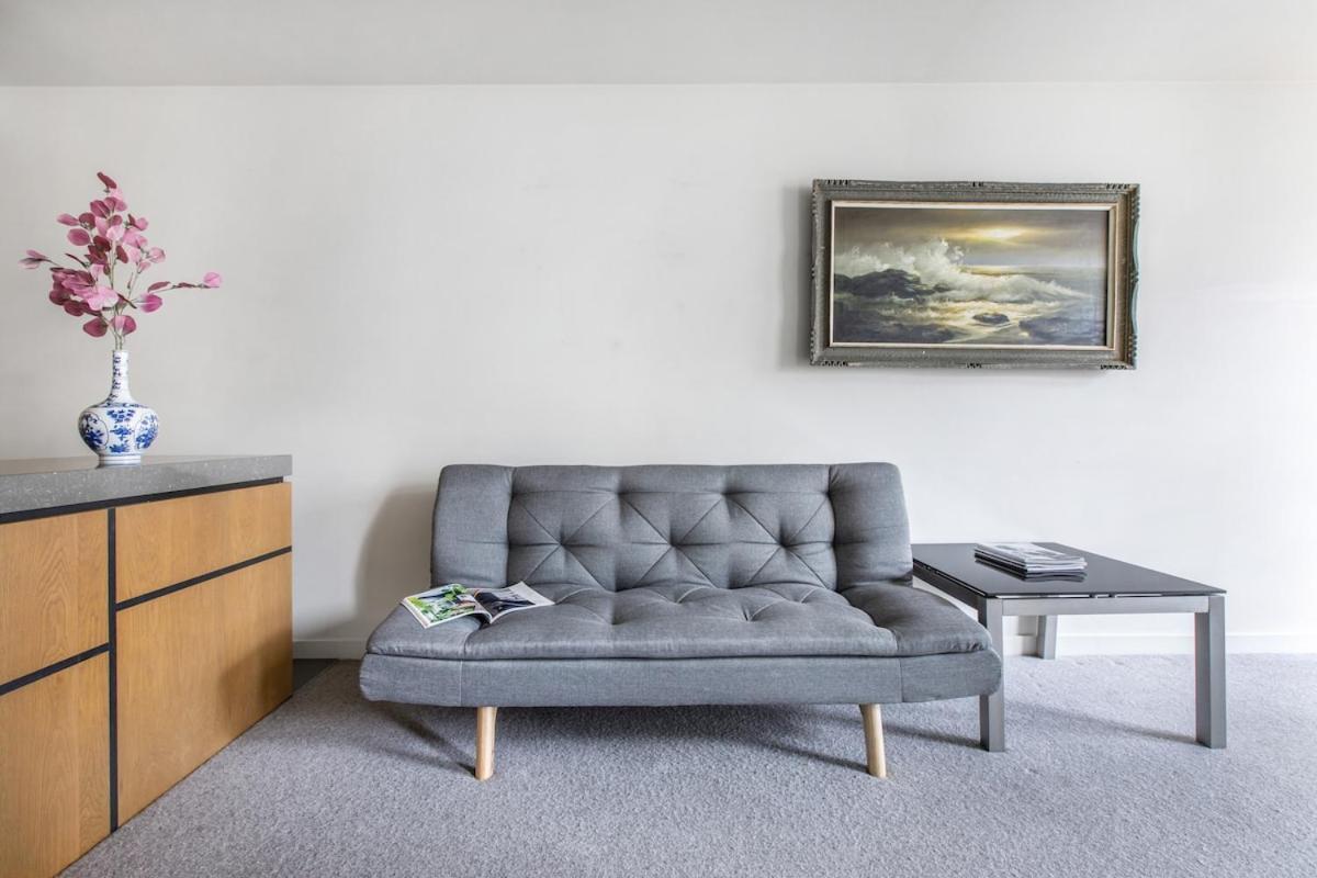 Apartment Modern Living In Perfect South Yarra Location *