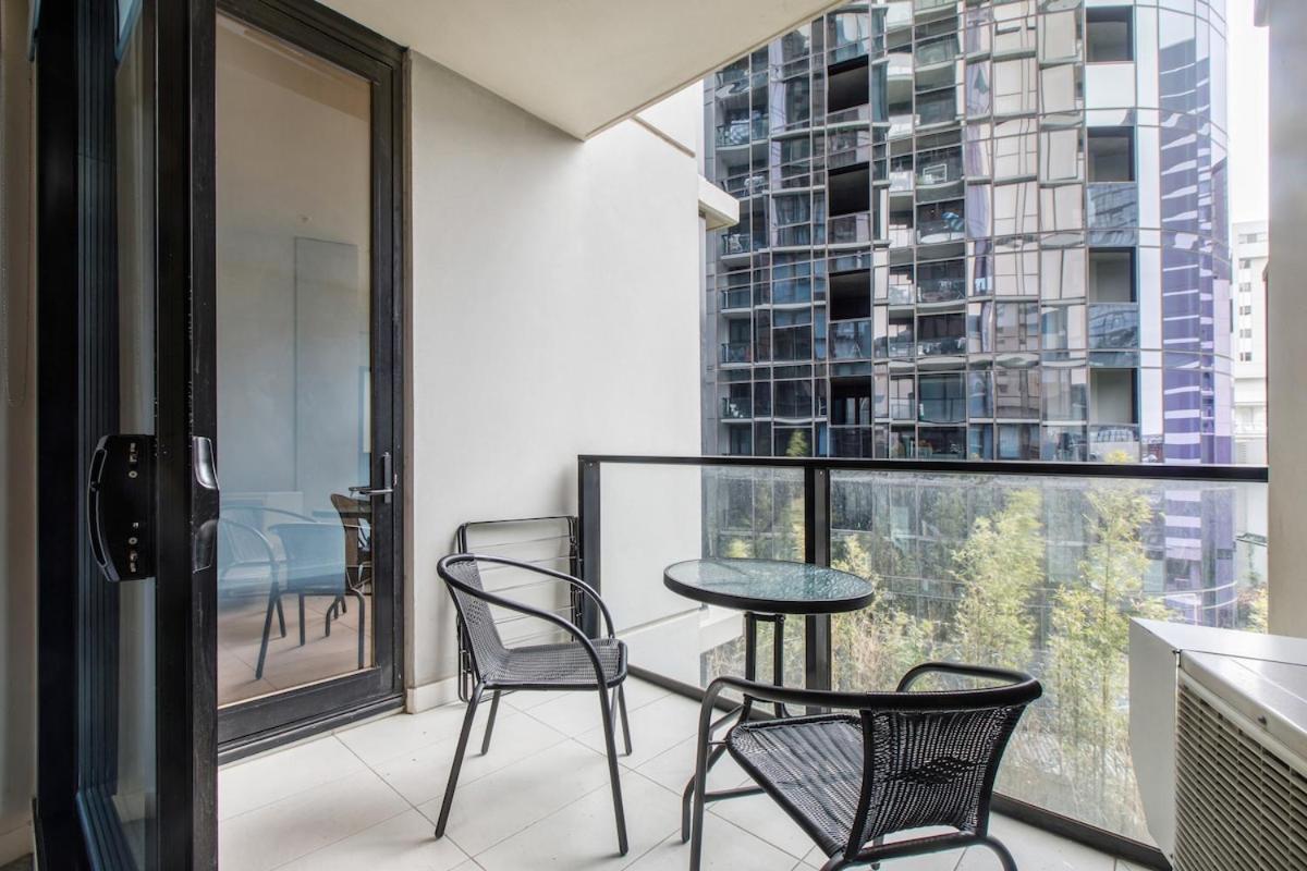 Modern Living In Perfect South Yarra Location Apartment Melbourne
