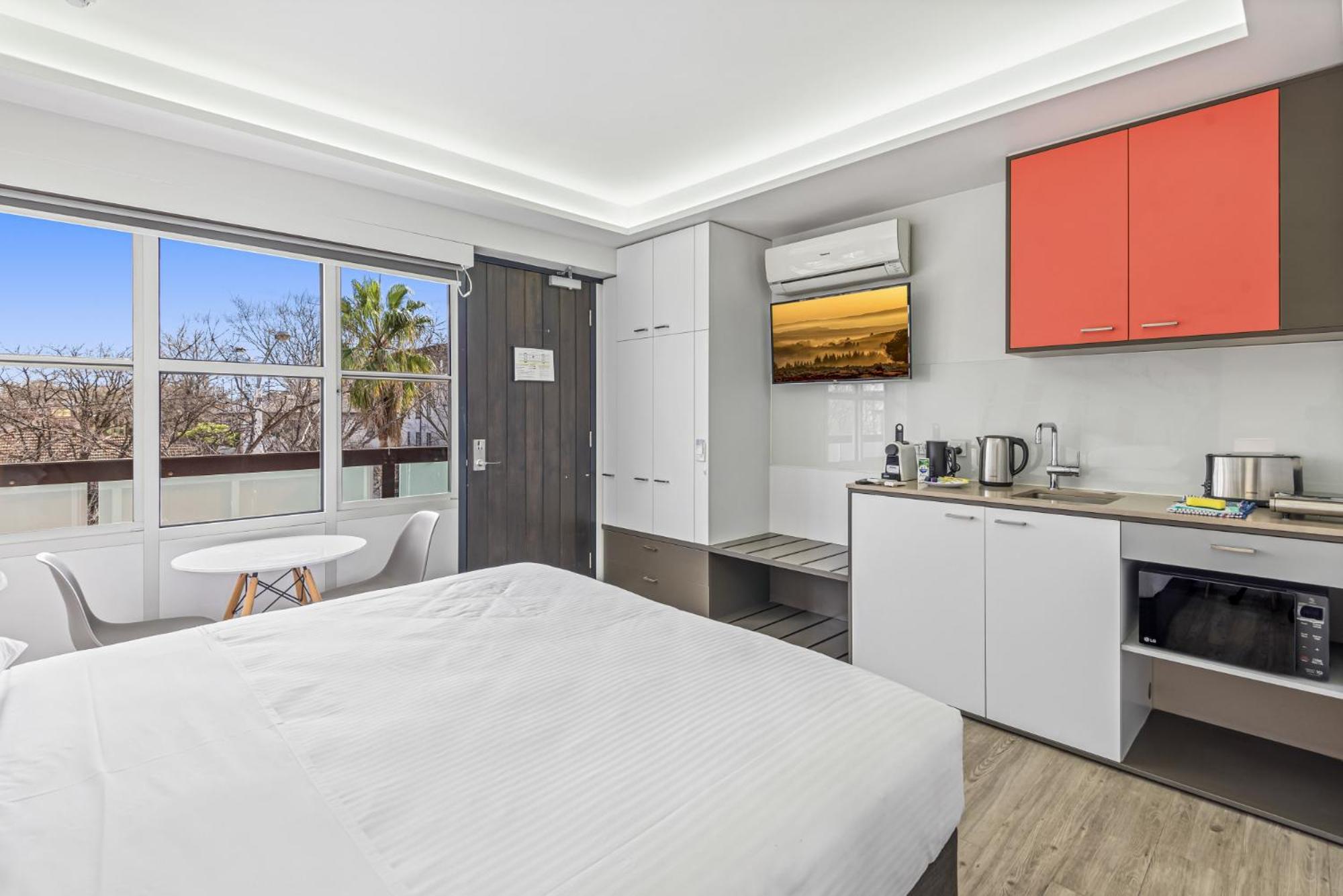 Apartment Sunny Studio Steps From St Kilda Beach Melbourne