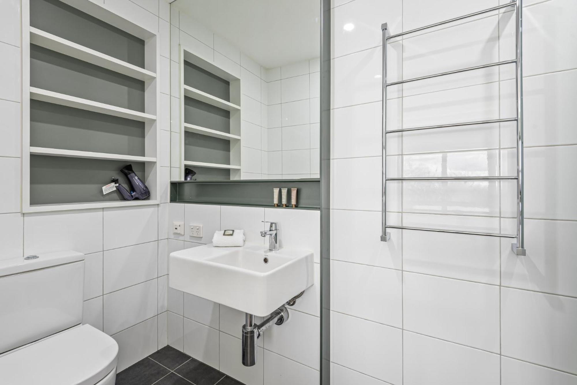 Apartment Sunny Studio Steps From St Kilda Beach Melbourne