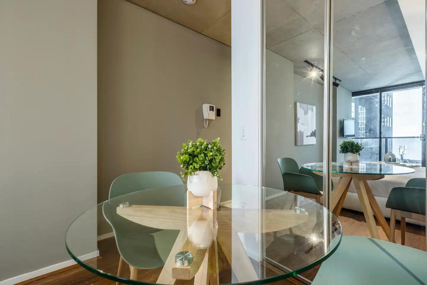 Apartment Charm Small Retreat In Melbourne