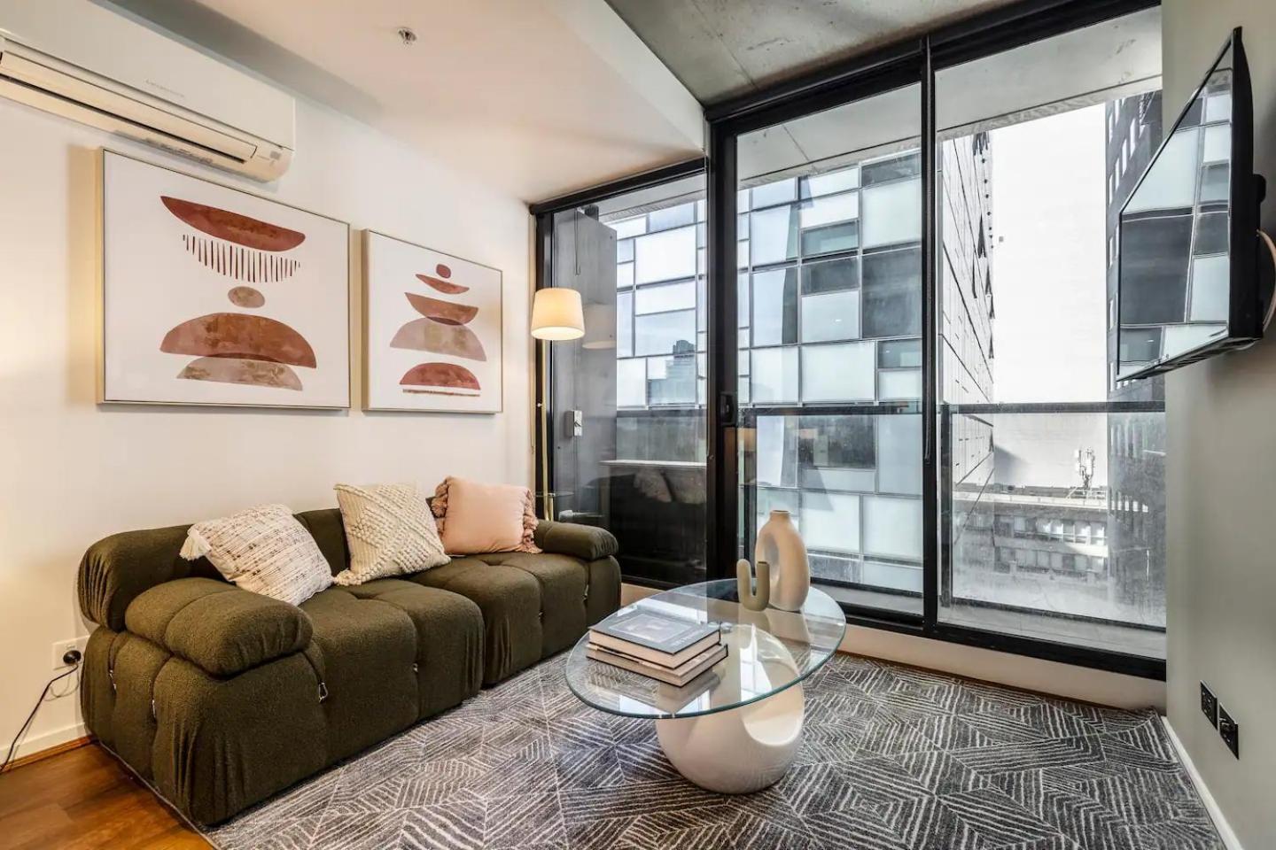 Charm Small Retreat In Apartment Melbourne