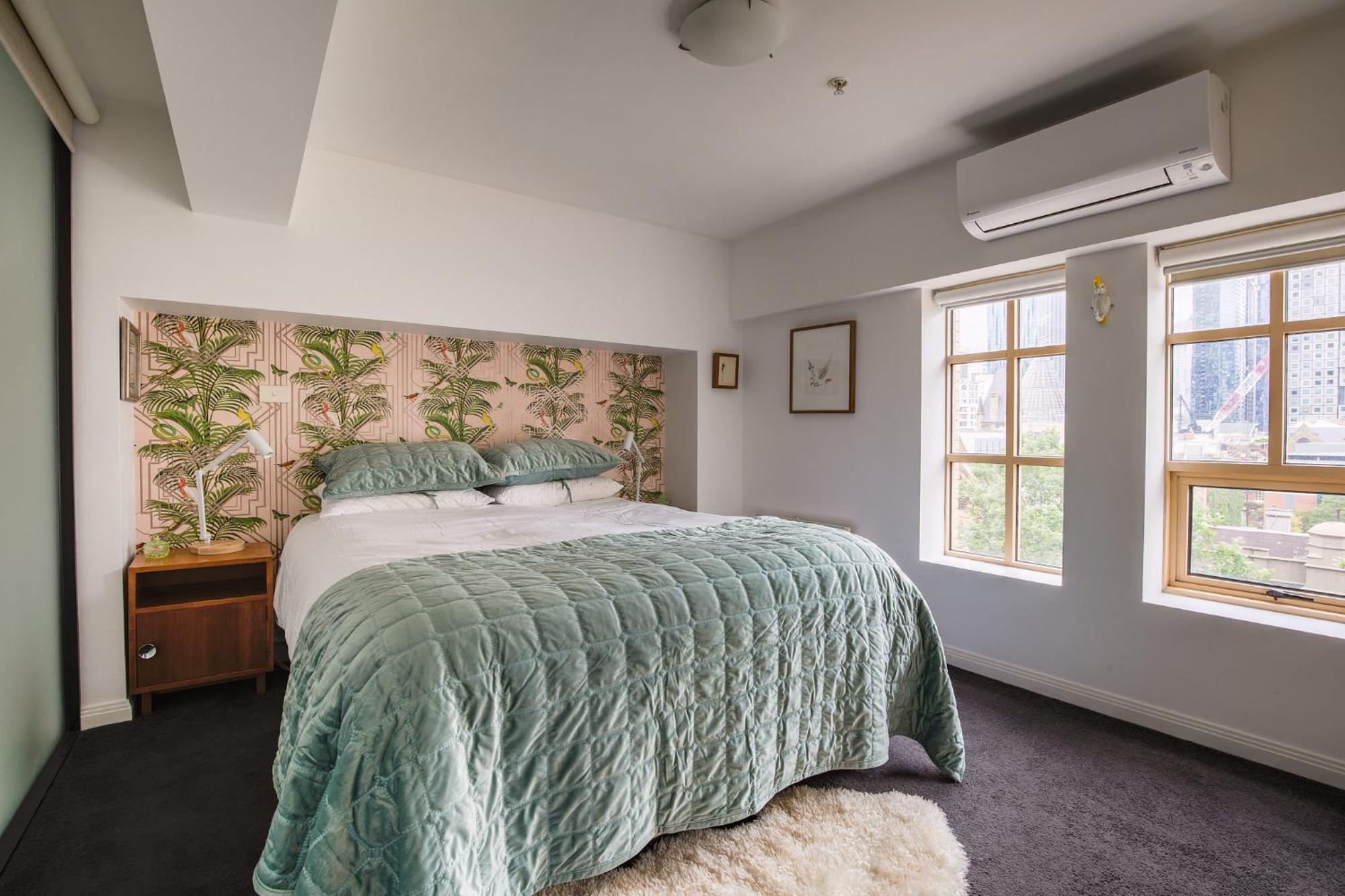 Deco Loft On Russell Street Apartment