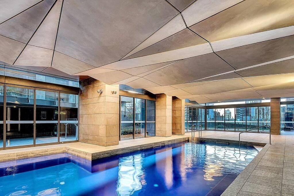 A Chic 2br Near Southern Cross, With Secure Parking Apartment Melbourne