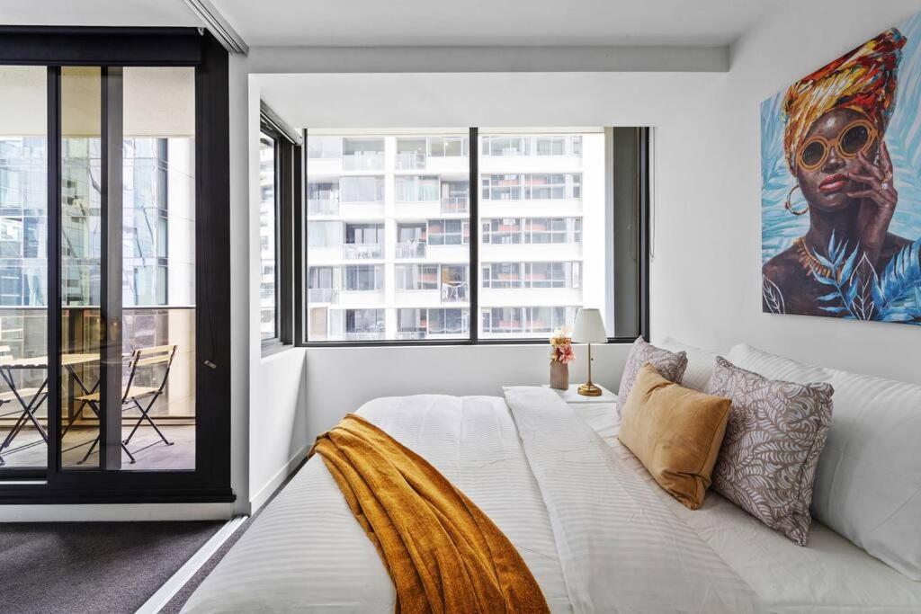 A Chic 2br Near Southern Cross, With Secure Parking Apartment
