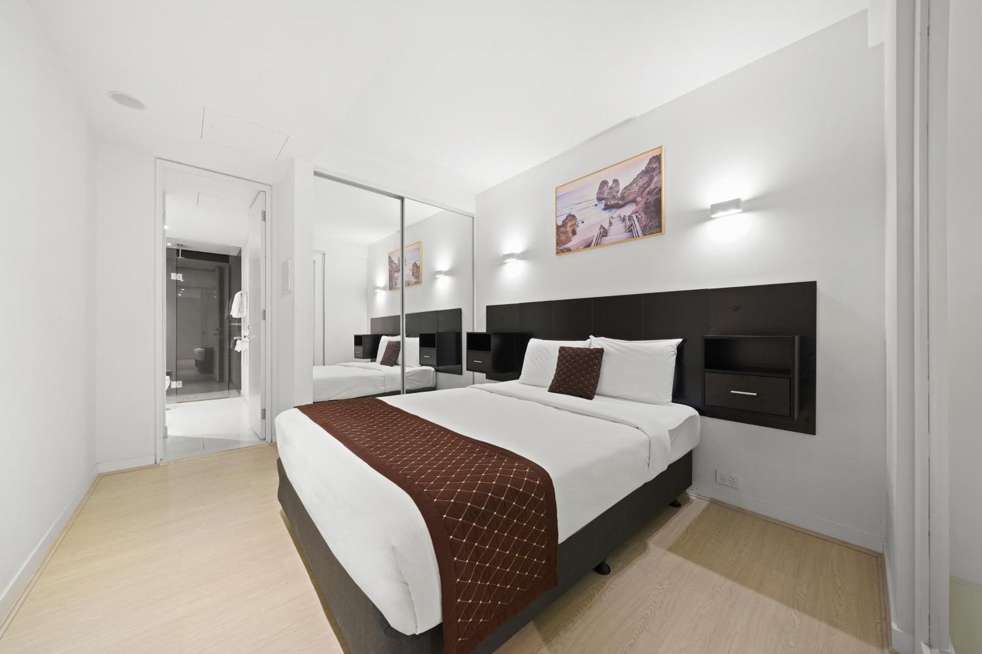 Flinders Street Apartment Melbourne