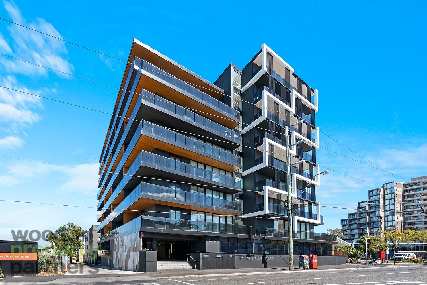 Apartment Sunlit & Sleek In Lively St Kilda *