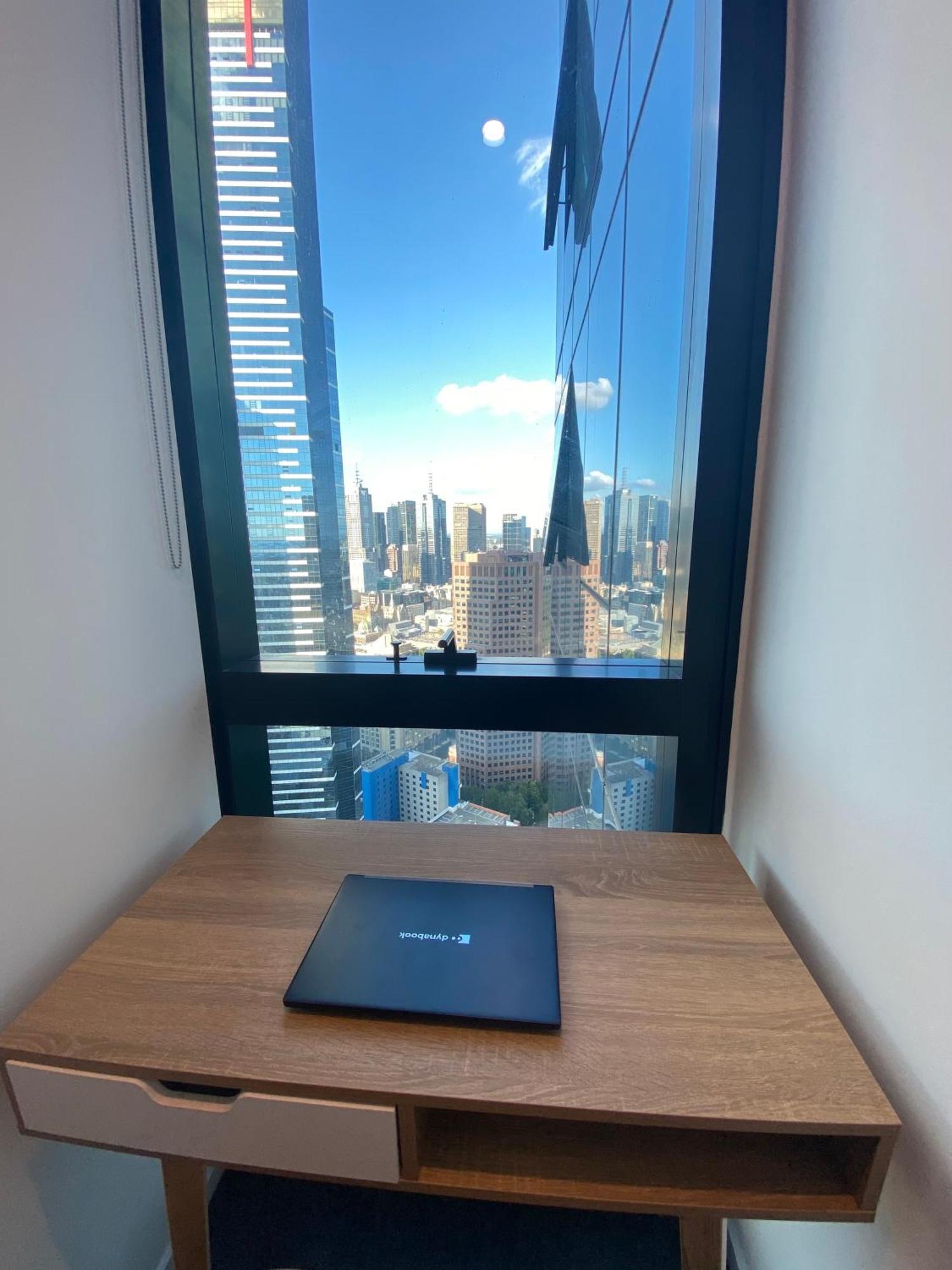 Aus108 - 1b1b With Breathtaking Views Melbourne