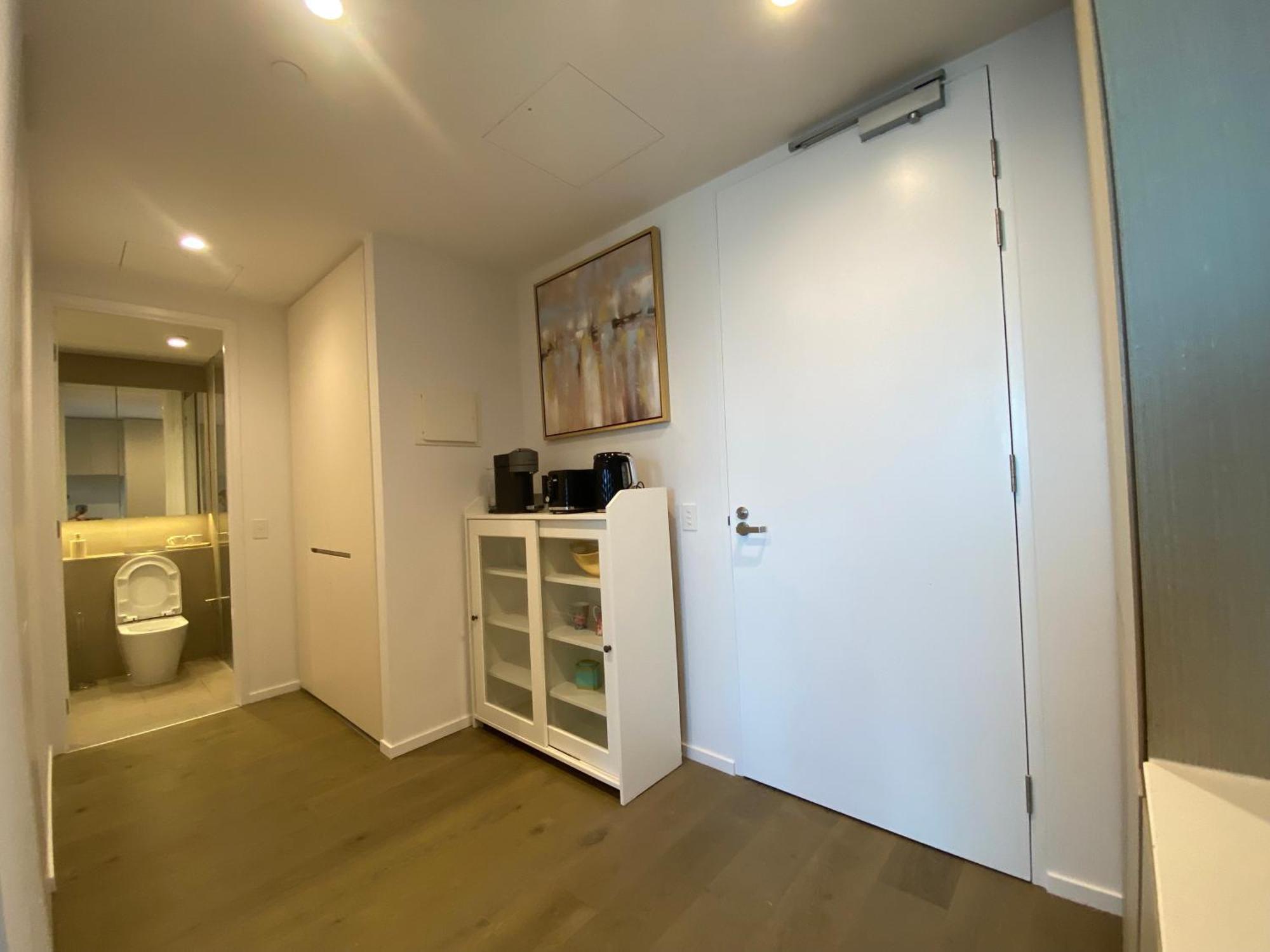 Aus108 - 1b1b With Breathtaking Views Apartment
