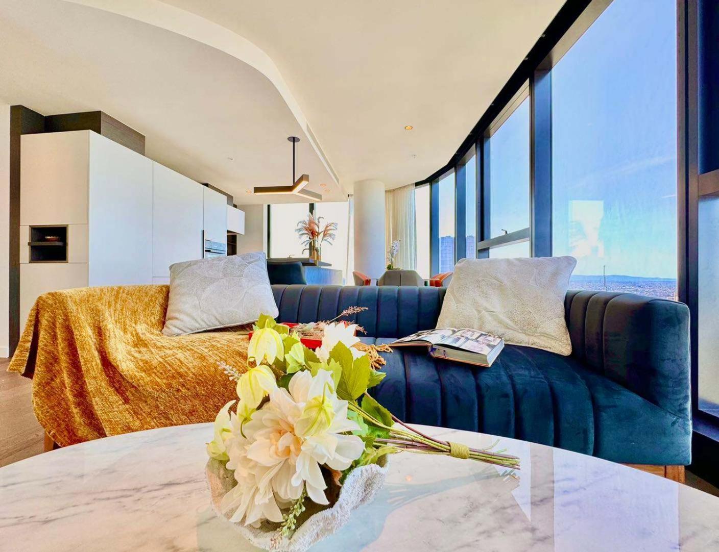 Sky High 3 Beds *