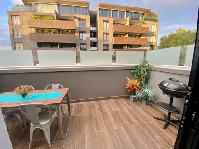 Holiday home Luxury Beachside Townhouse - Walk To - Private Rooftop Terrace *