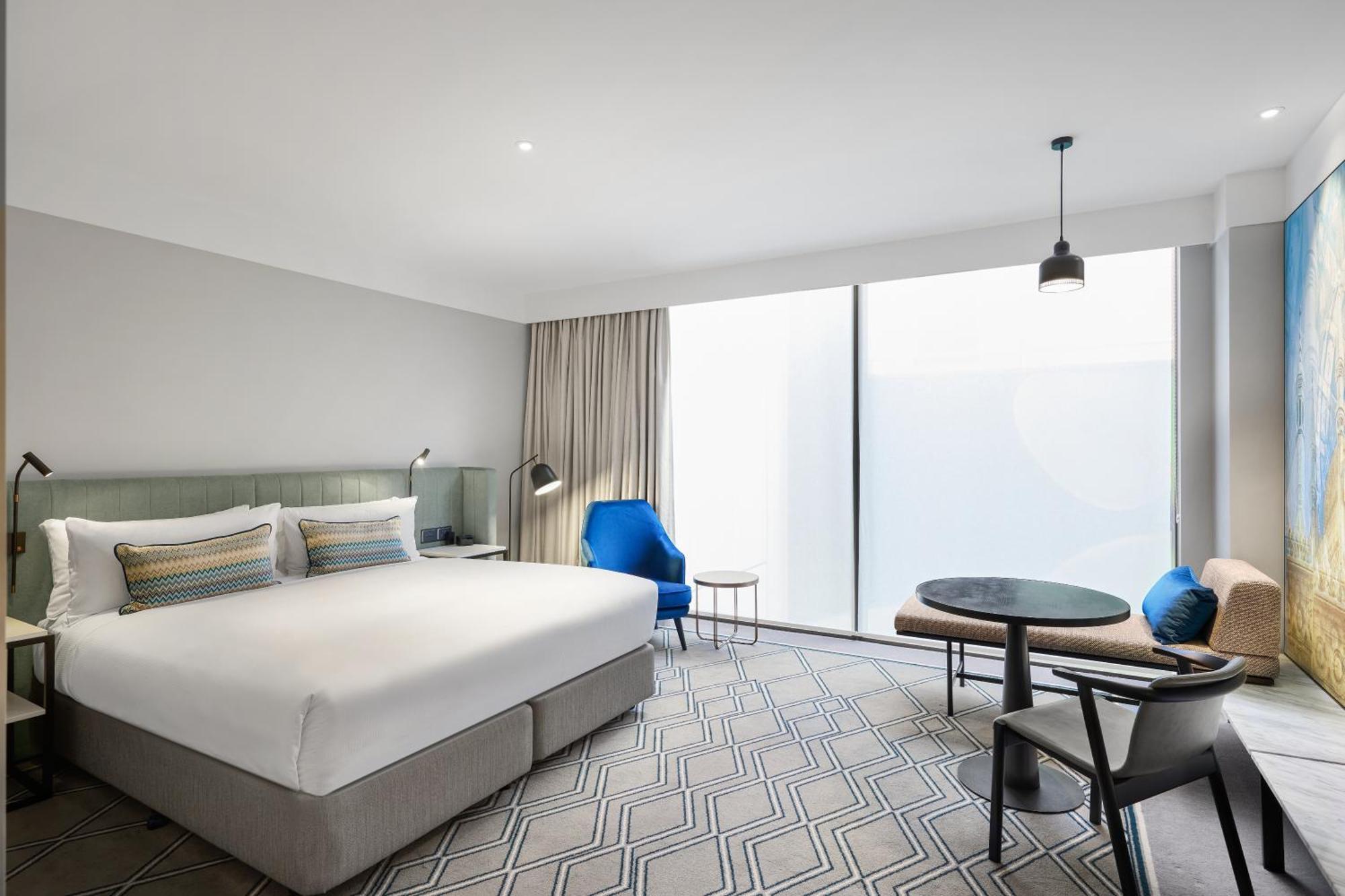 Hilton Little Queen Street 5*