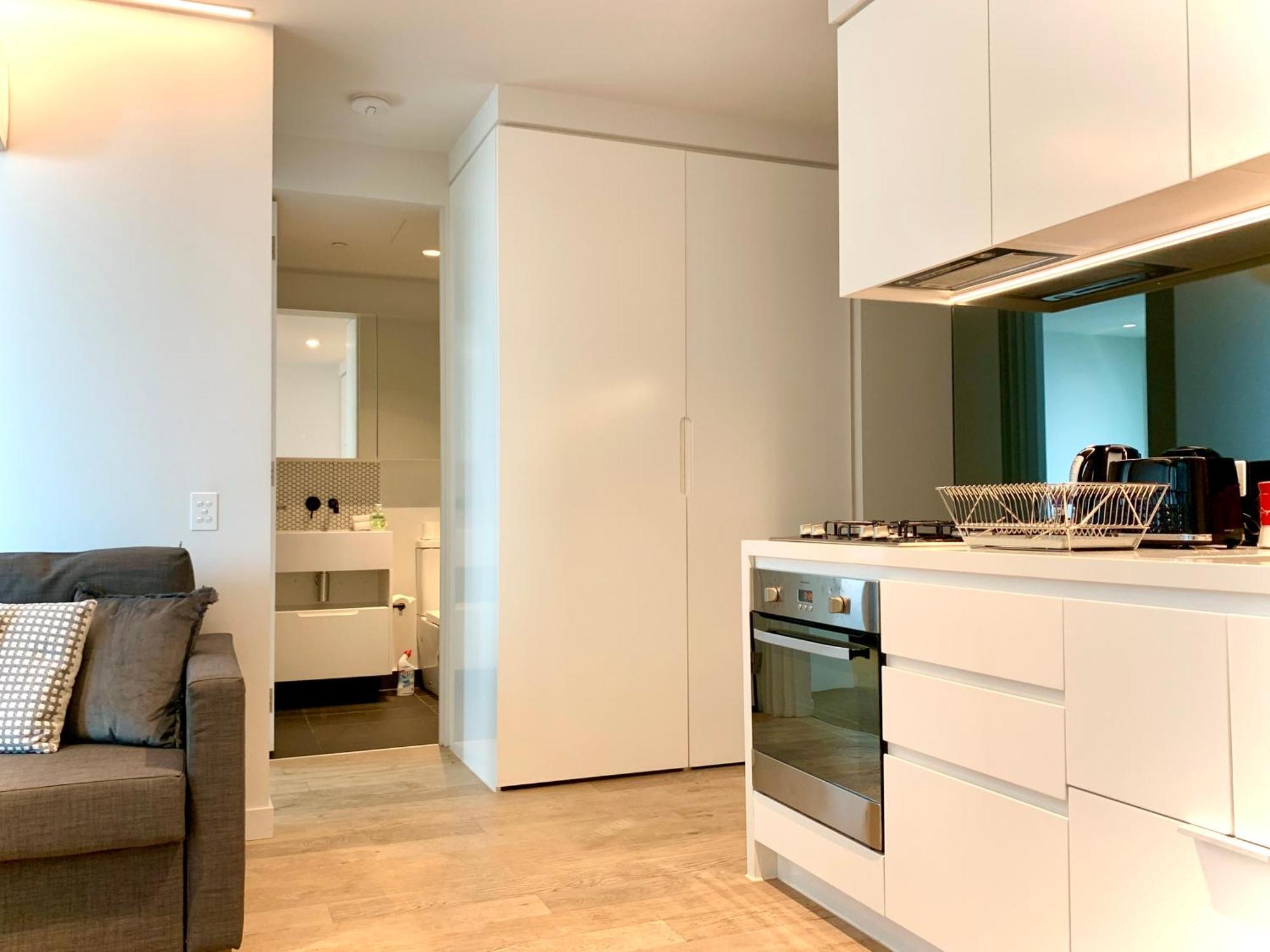 Readyset At Lighthouse Apartment Melbourne