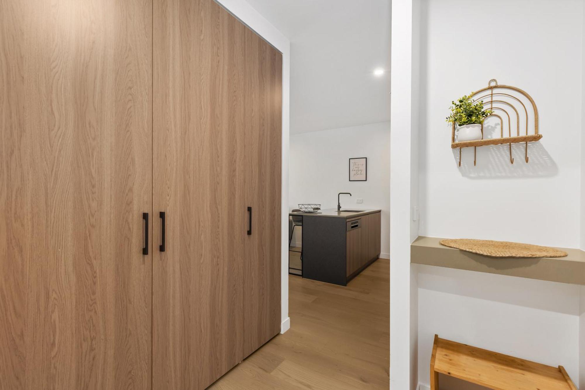 Apartment Bright And Modern 1br With Balcony And Car Park Melbourne