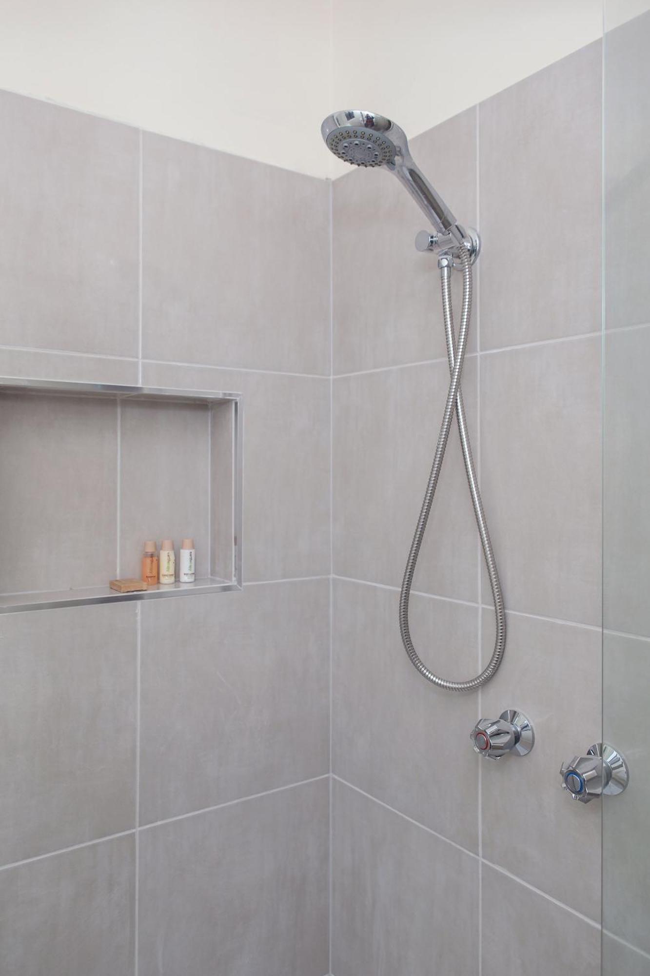 Heart Of Mckinnon Units By Ready Set Host Holiday home *