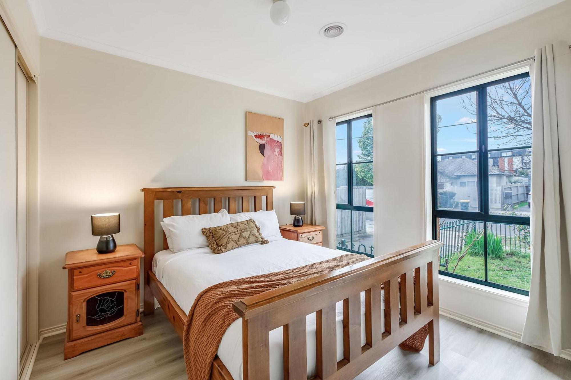 Holiday home Heart Of Mckinnon Units By Ready Set Host