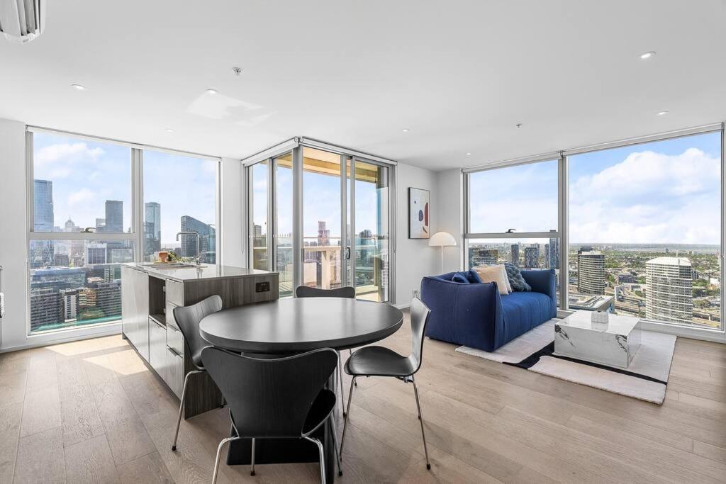 Modern & Magnificent-harbor Views 3b2b2car Parks Apartment *