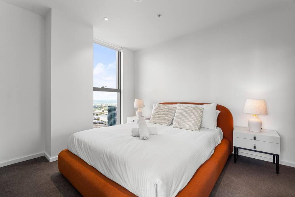 Apartment Modern & Magnificent-harbor Views 3b2b2car Parks Melbourne