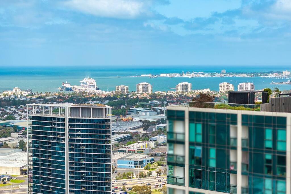 Modern & Magnificent-harbor Views 3b2b2car Parks