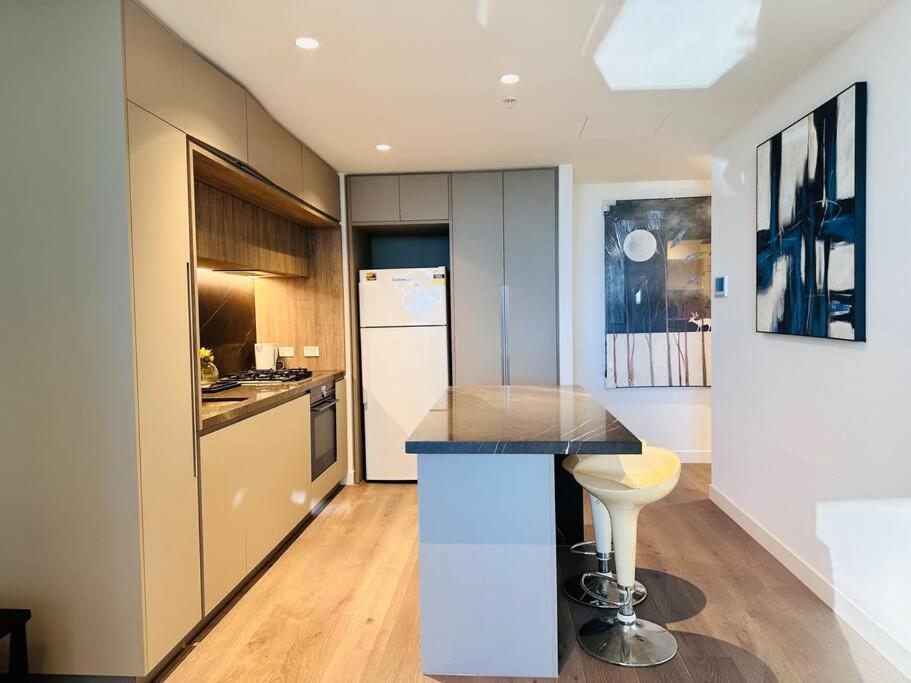 Apartment Royal Executive Living Corporate Residency *