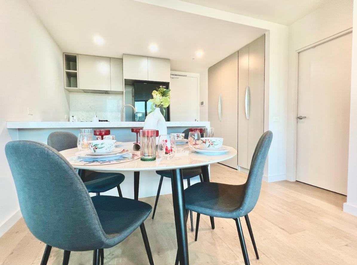 Cbd Central 3-bedroom 2 Baths 5 Beds Pool Sauna Gym Carpark City Sky View *