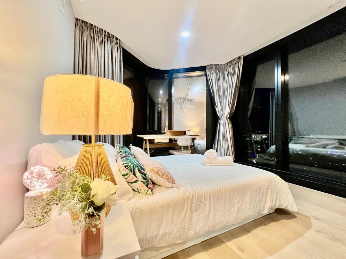 Cbd Central 3-bedroom 2 Baths 5 Beds Pool Sauna Gym Carpark City Sky View Apartment