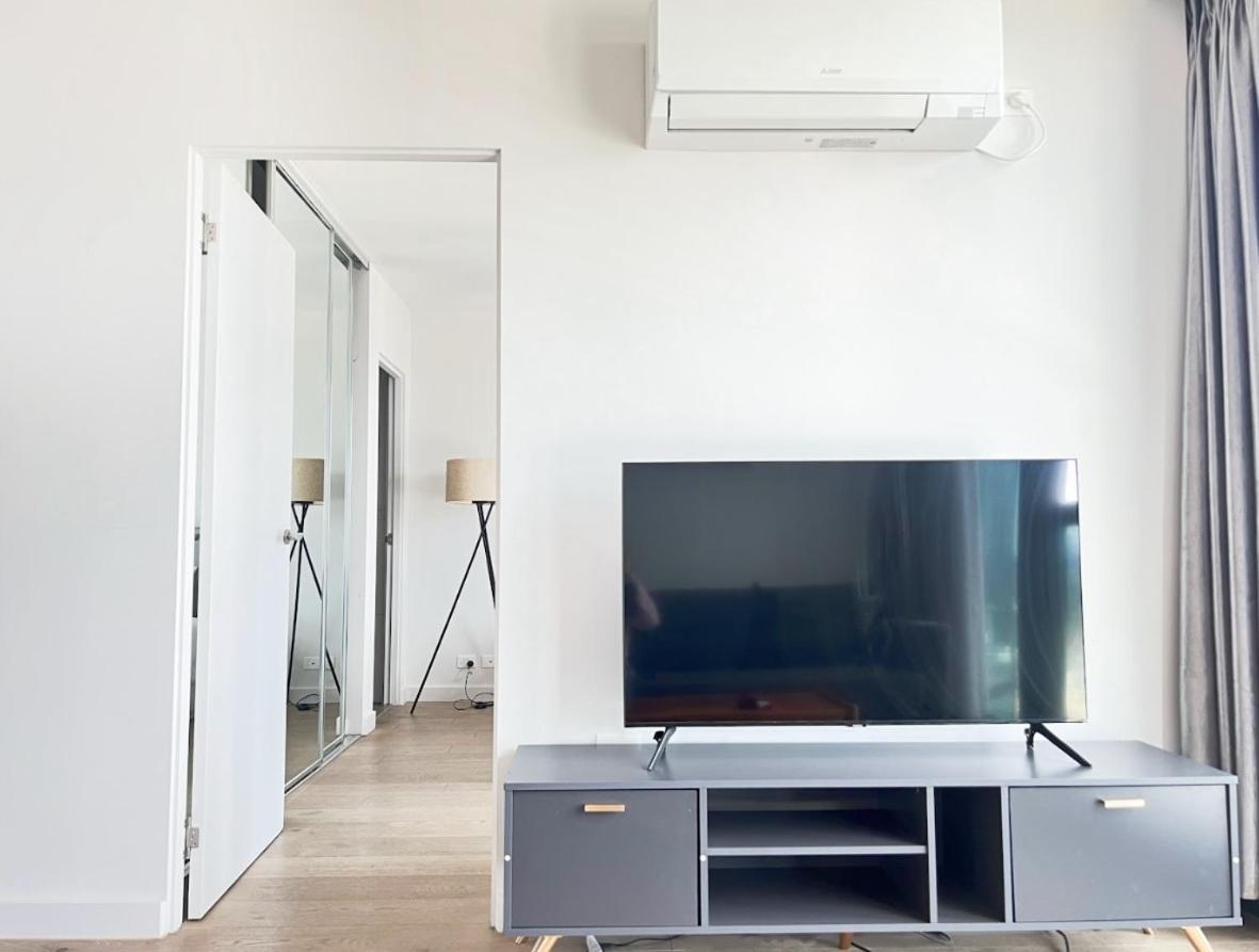 Cbd Central 3-bedroom 2 Baths 5 Beds Pool Sauna Gym Carpark City Sky View Apartment