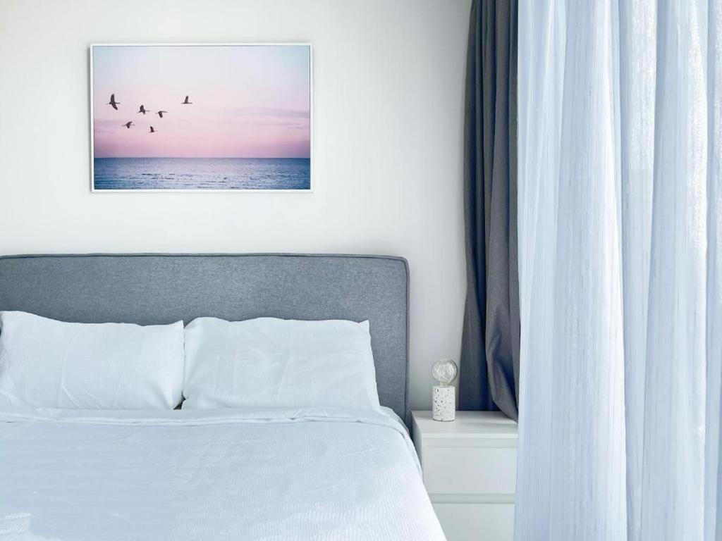 Apartment Cbd Central 3-bedroom 2 Baths 5 Beds Pool Sauna Gym Carpark City Sky View Melbourne