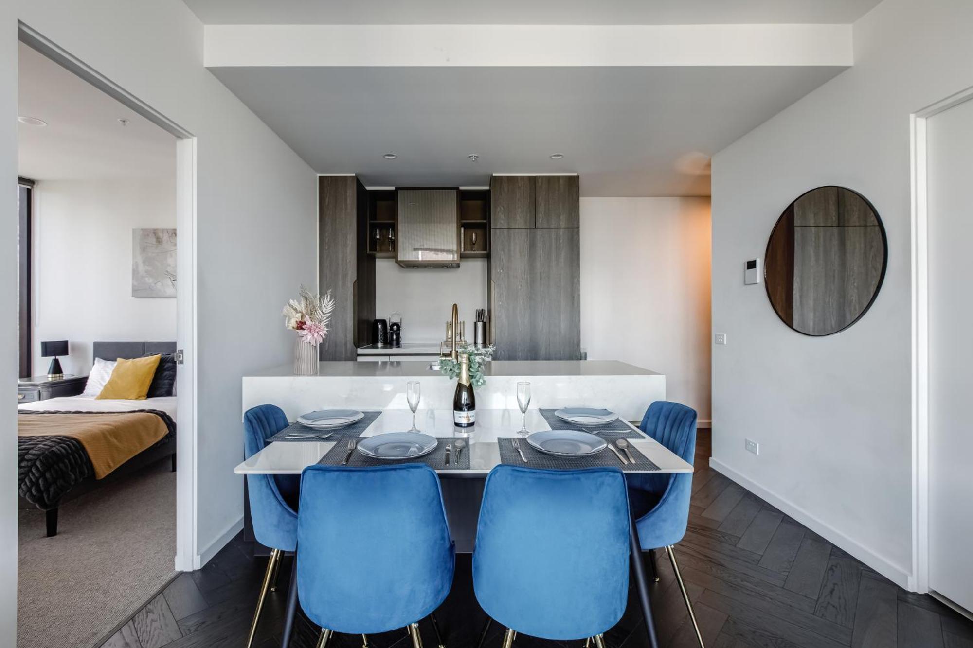Prime Cbd, 180 Sky High Panoramic View-pool & Gym Apartment