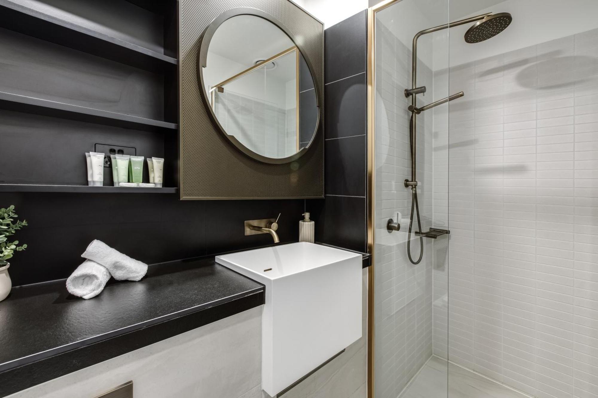Apartment Prime Cbd, 180 Sky High Panoramic View-pool & Gym