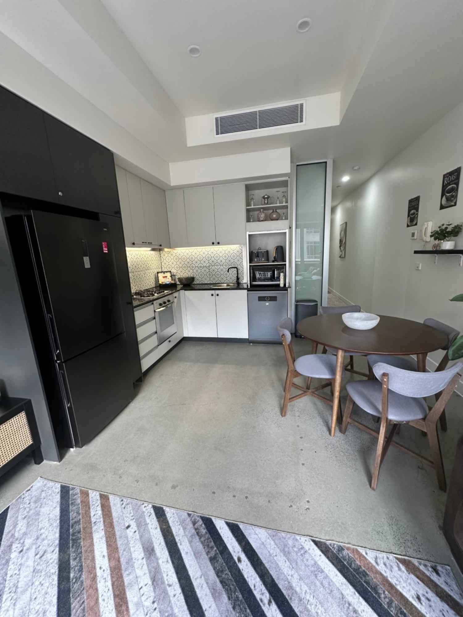 Absolute Collins Apartment *