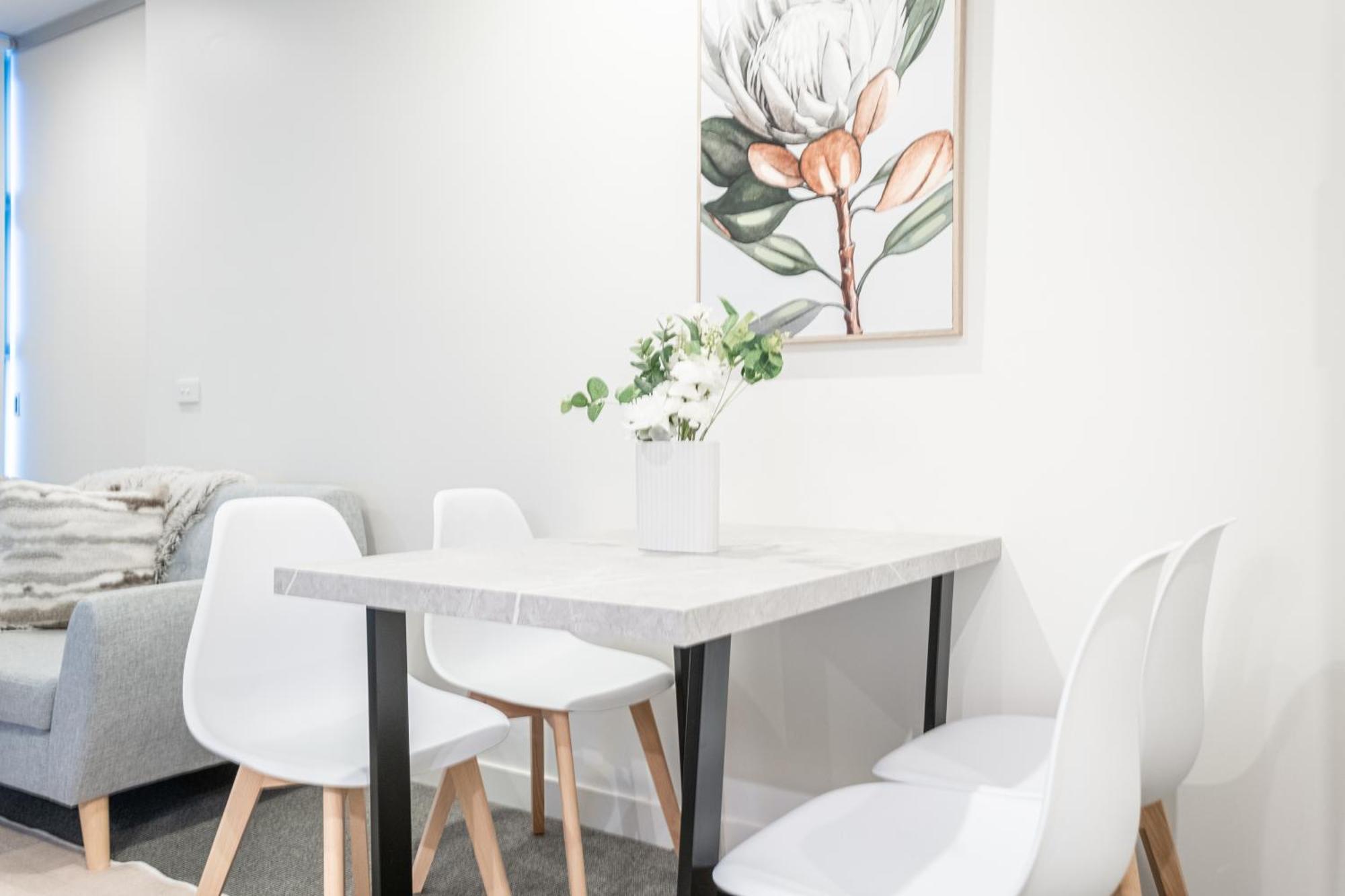 Experience The Heartbeat Of Cbd 1br Apartment