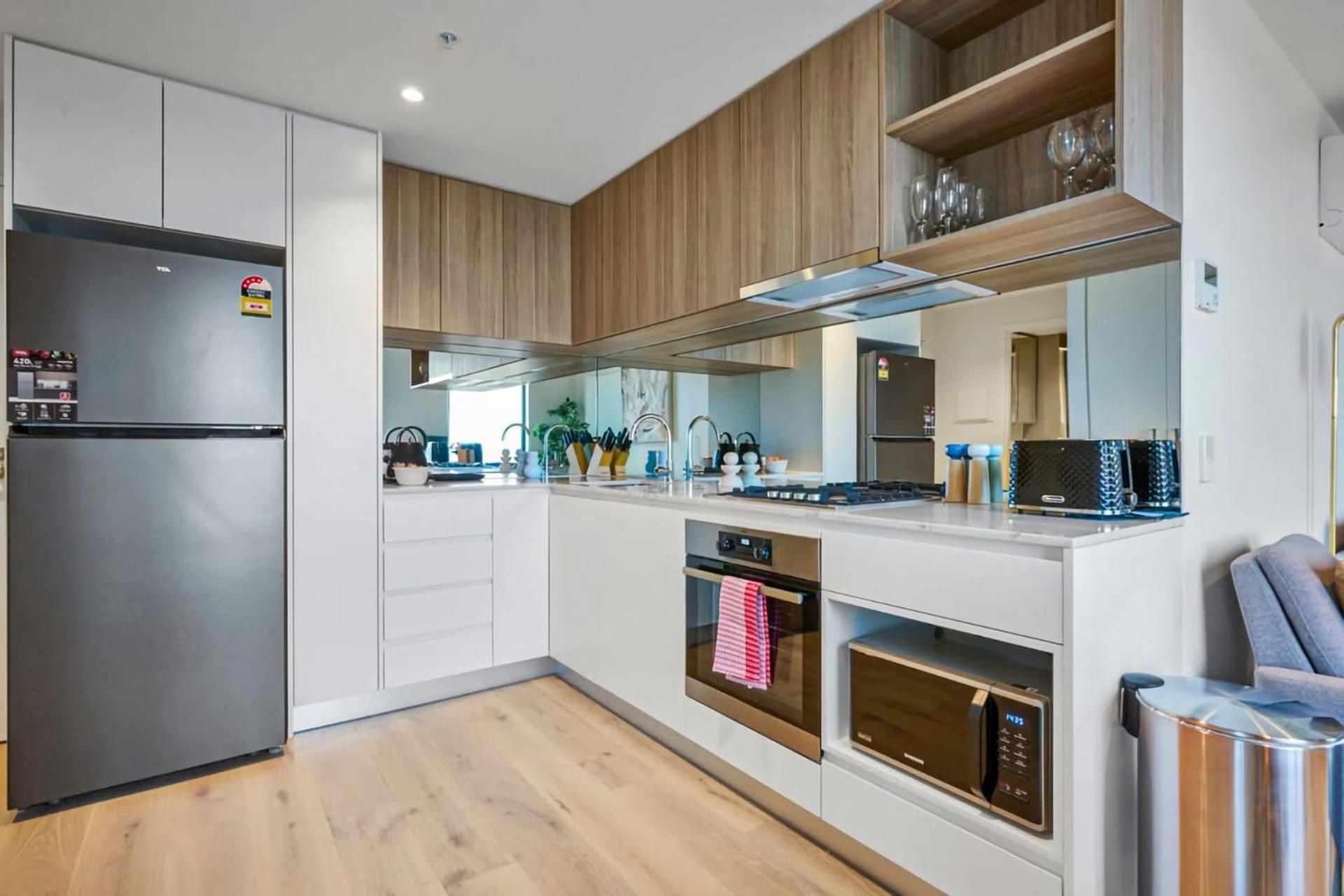 Modern 2-bedroom Gem With Sea Views Apartment Melbourne