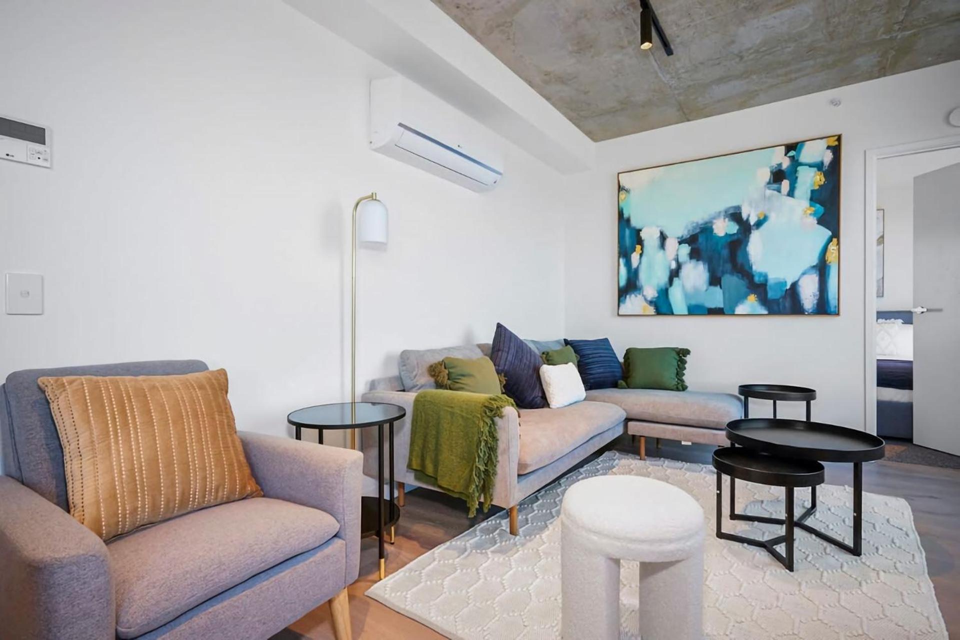 Modern 2-bedroom Gem With Sea Views * Melbourne