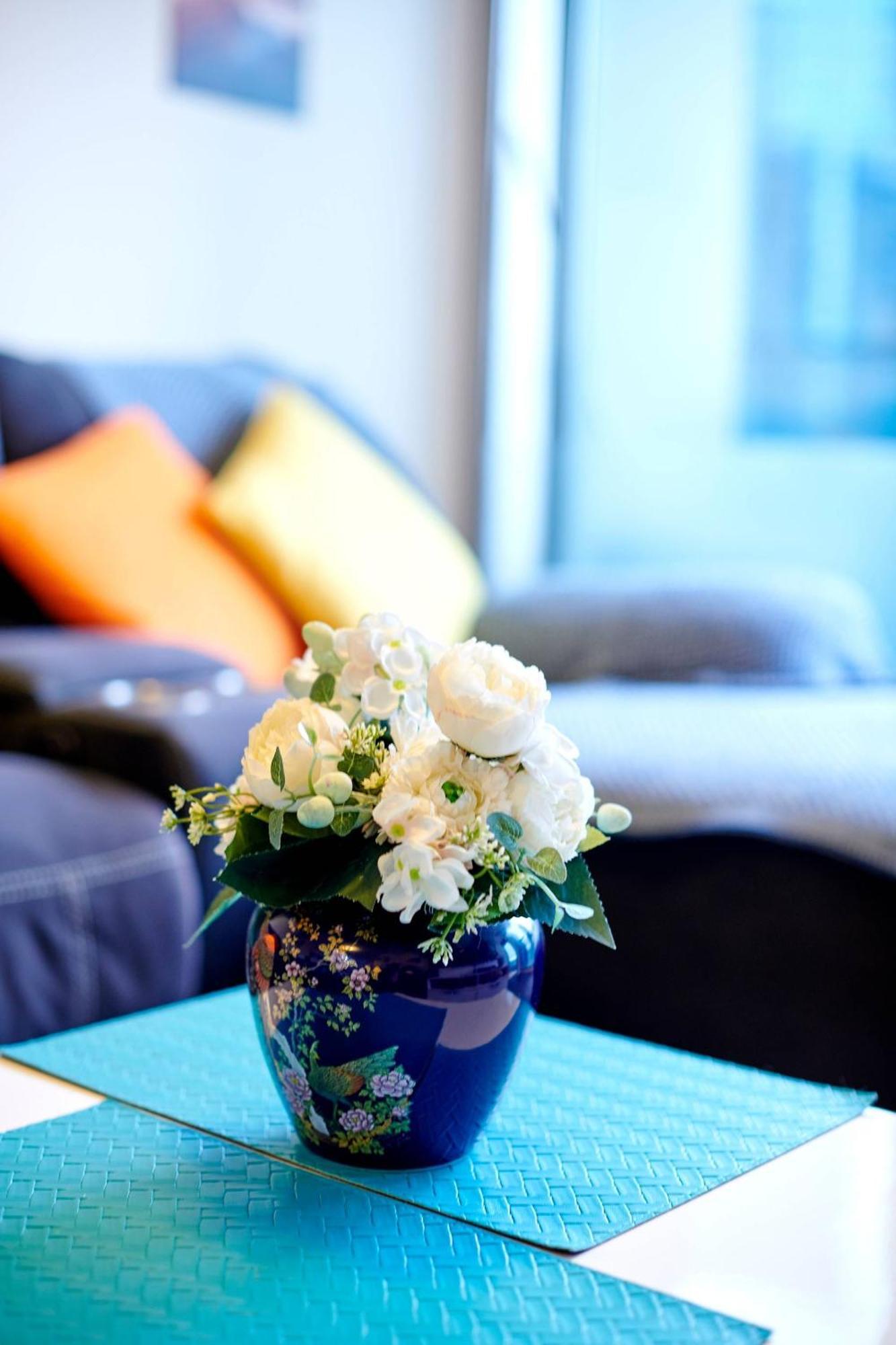 Apartment Stylish Southbank 2br Retreat With Pool & Gym