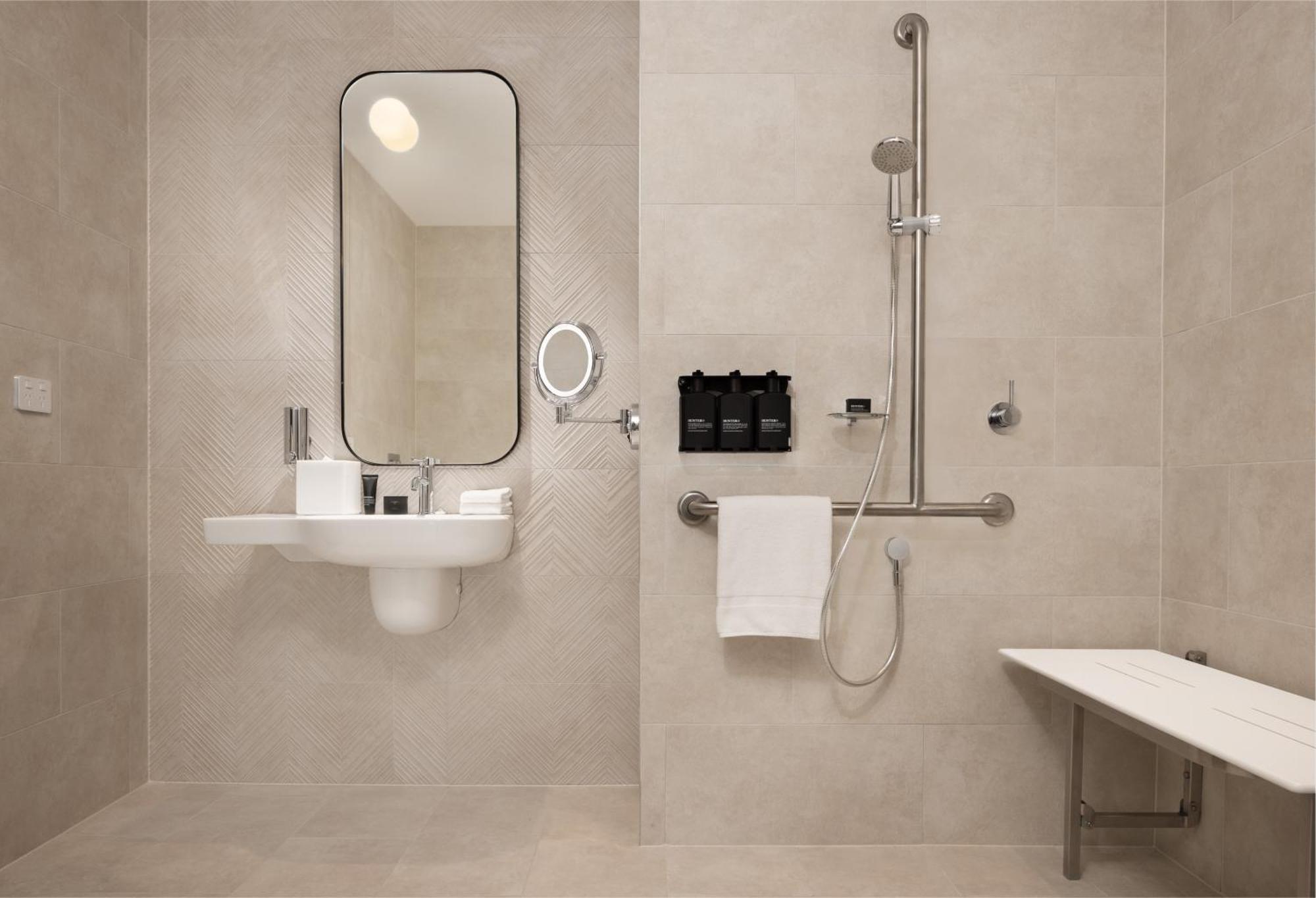Hilton Little Queen Street 5* Melbourne