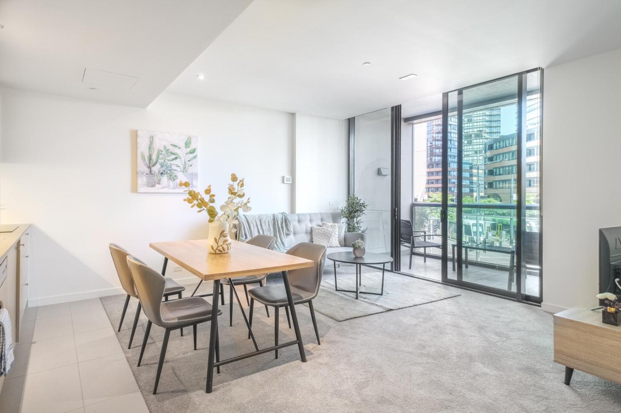 Immaculate 1br In Docklands Pool Free Parking Apartment Melbourne