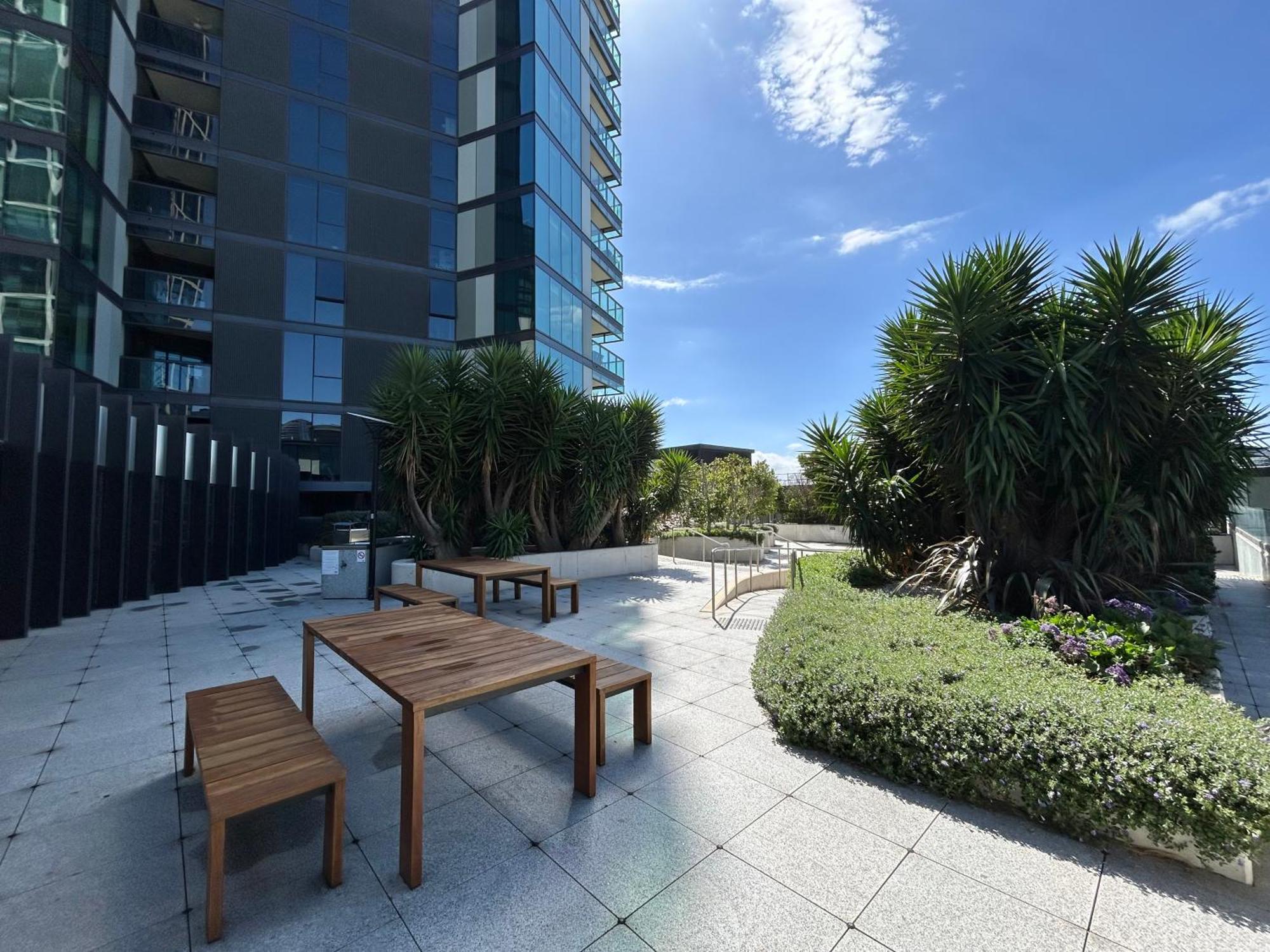 Apartment Immaculate 1br In Docklands Pool Free Parking *