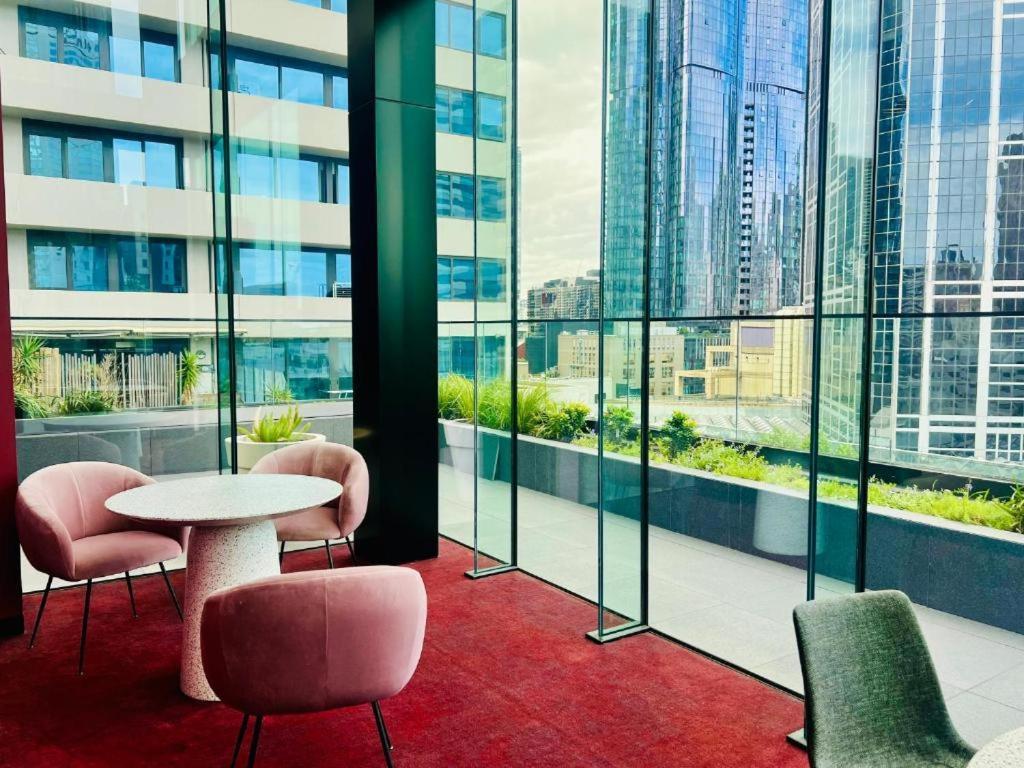 Cbd Central 3-bedroom 2 Baths 5 Beds Pool Sauna Gym Carpark City Sky View * Melbourne