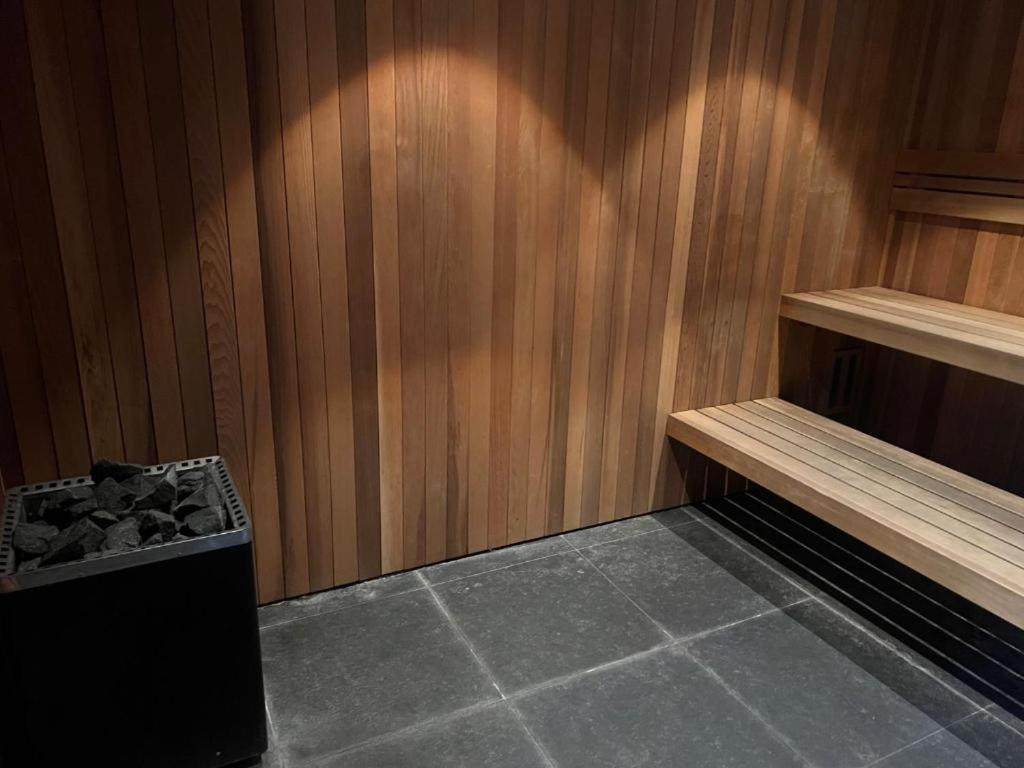 Cbd Central 3-bedroom 2 Baths 5 Beds Pool Sauna Gym Carpark City Sky View Apartment