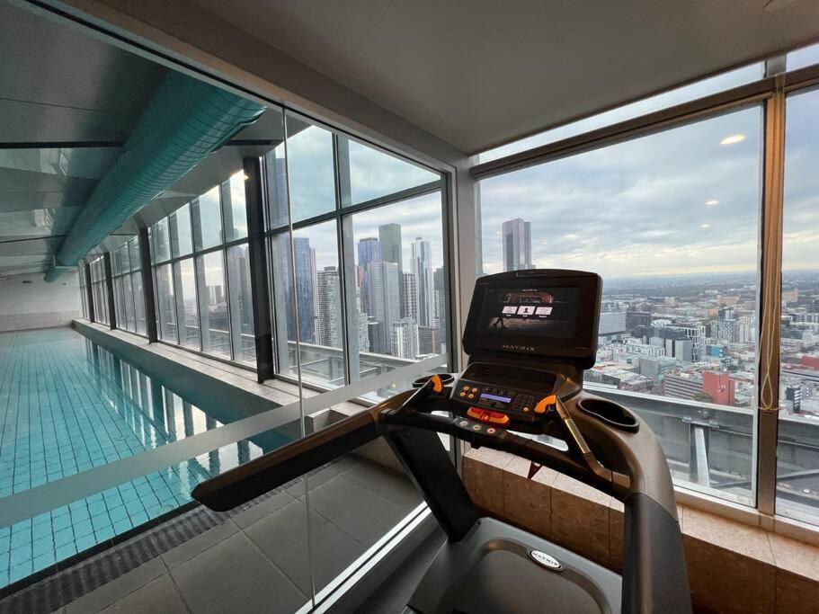 Apartment Awesome Family Haven With Rooftop Pool *