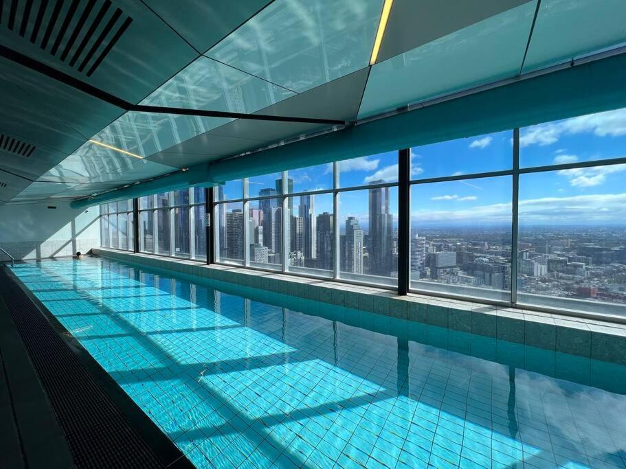 Apartment Awesome Family Haven With Rooftop Pool