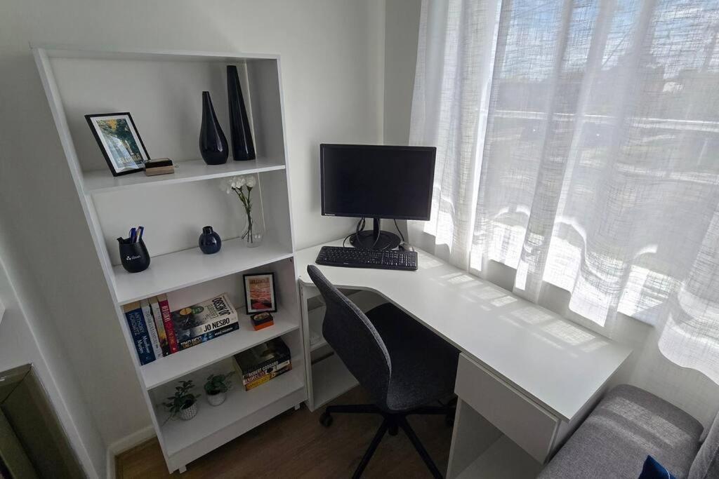 Elsternwick Easy Living - 2 Bedroom Sleeping 4 Apartment *