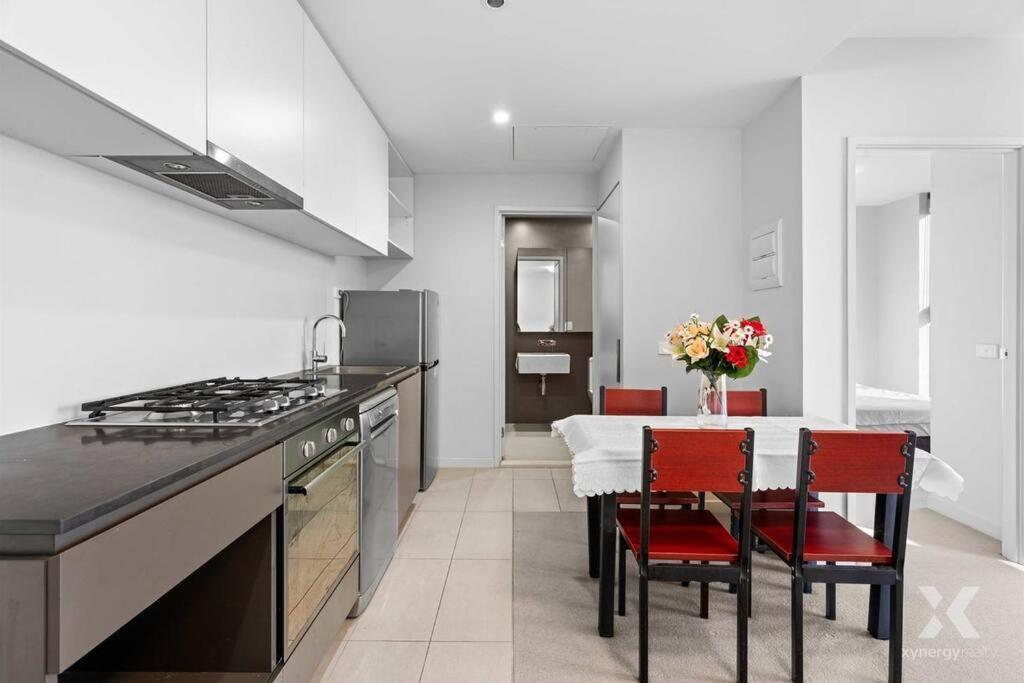 Cbd On 48 Floor With And Harbour Views