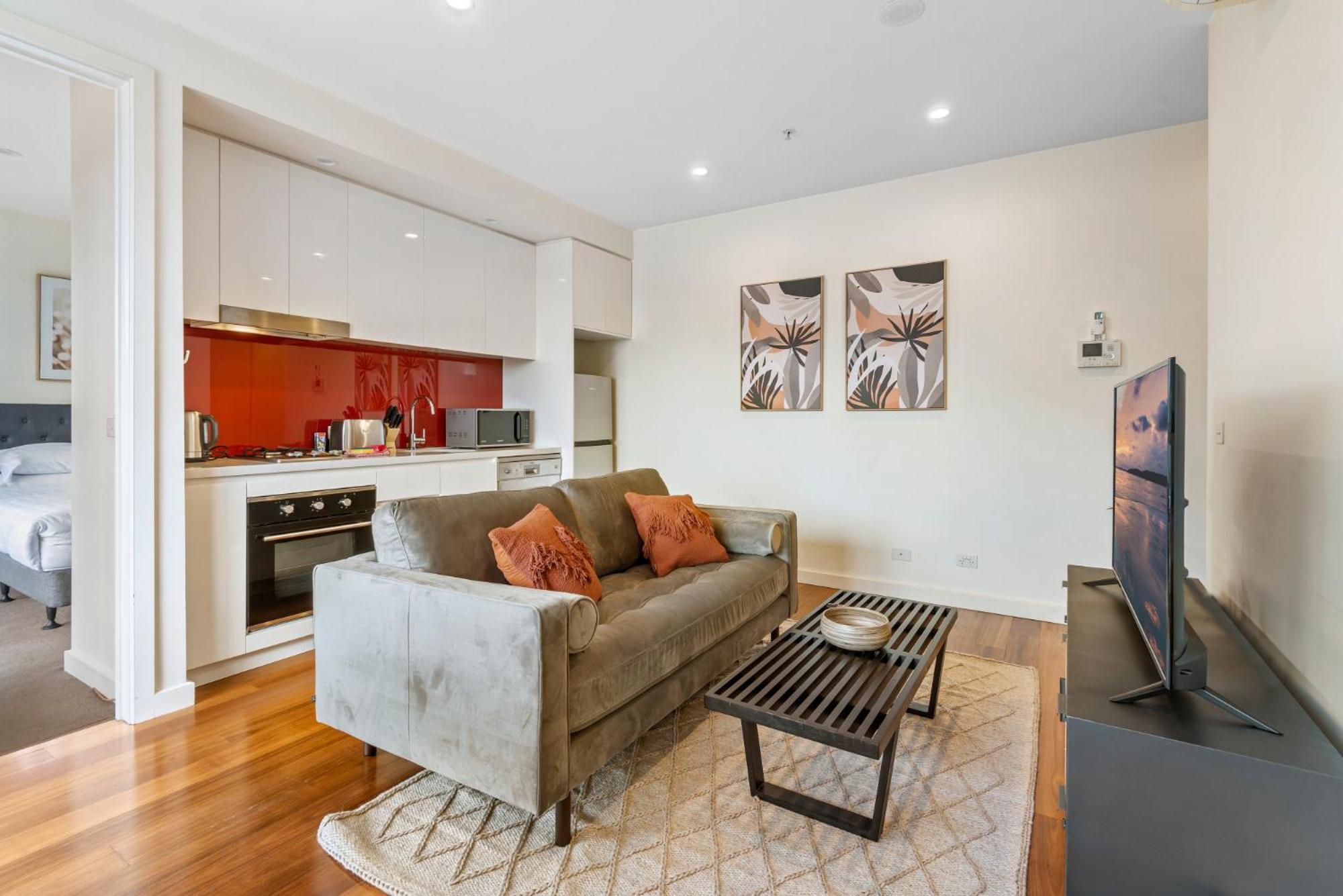 Apartment Modern 2-bed St Kilda Near Shops Melbourne
