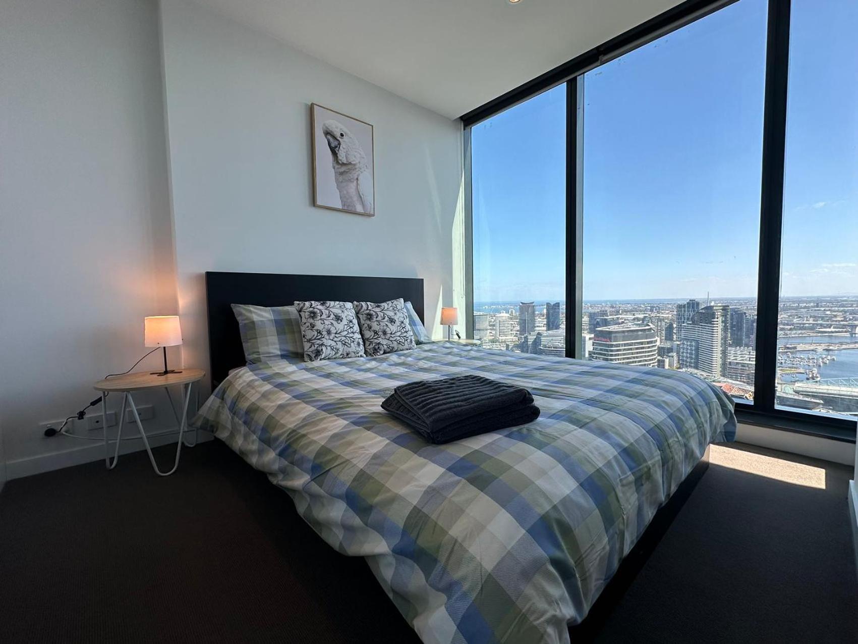 Top-floor Luxury 1b1b L44 With Spectacular Views *