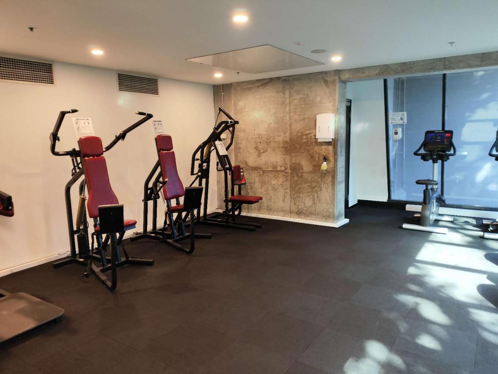Top-floor Luxury 1b1b L44 With Spectacular Views * Melbourne